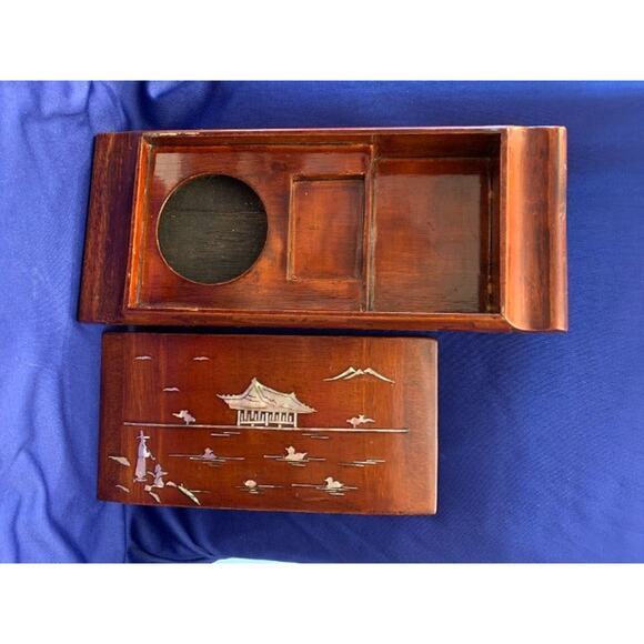 Vintage Lacquer Wooden Mother of Pearl Inlay Chinese Smoking or Ink Box - Picture 4 of 4